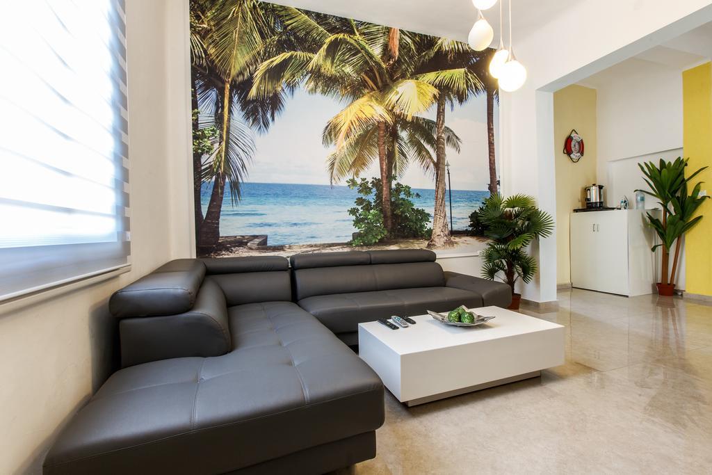 Designed Beach Apartments Tel Aviv Room photo