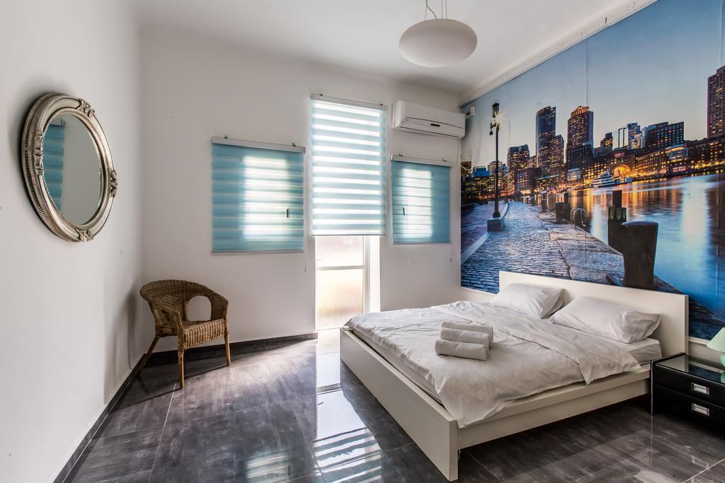 Designed Beach Apartments Tel Aviv Exterior photo