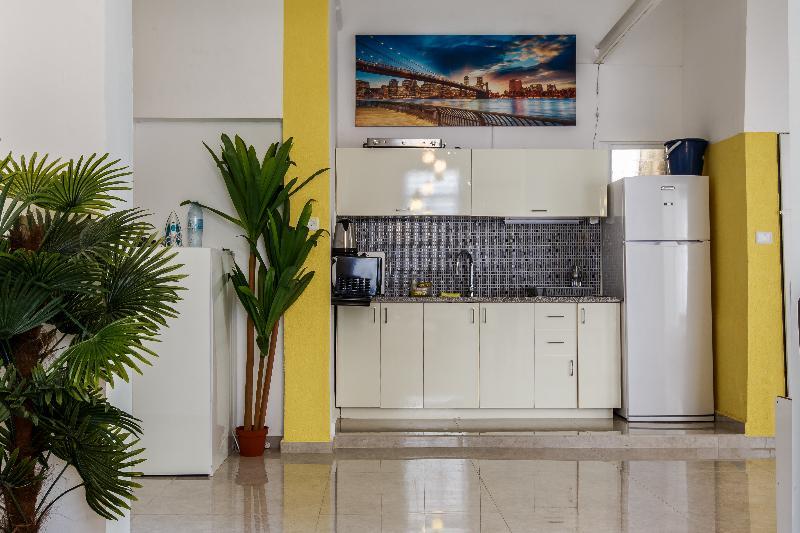 Designed Beach Apartments Tel Aviv Exterior photo